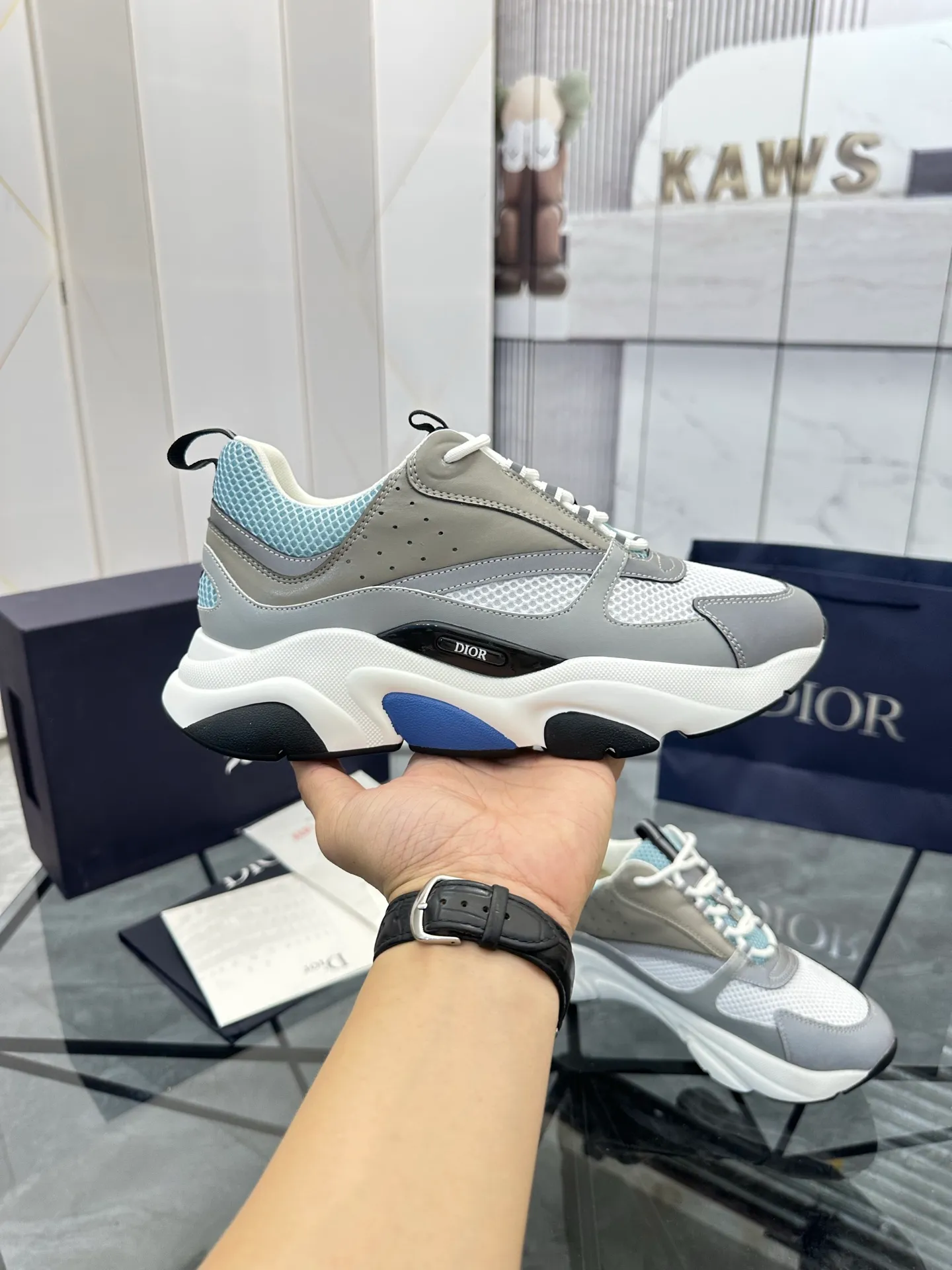 Men's shoes: 💰P460¥ Ready in Guangzhou, fully packaged Product trademark: Dior* "Dior*" low-top casual shoes Regular size: 38-46 (can be customized to 47) B22 Product materials: imported cowhide leather upper spliced ​​with original fabric, breathable lining, original outsole. Number: 920